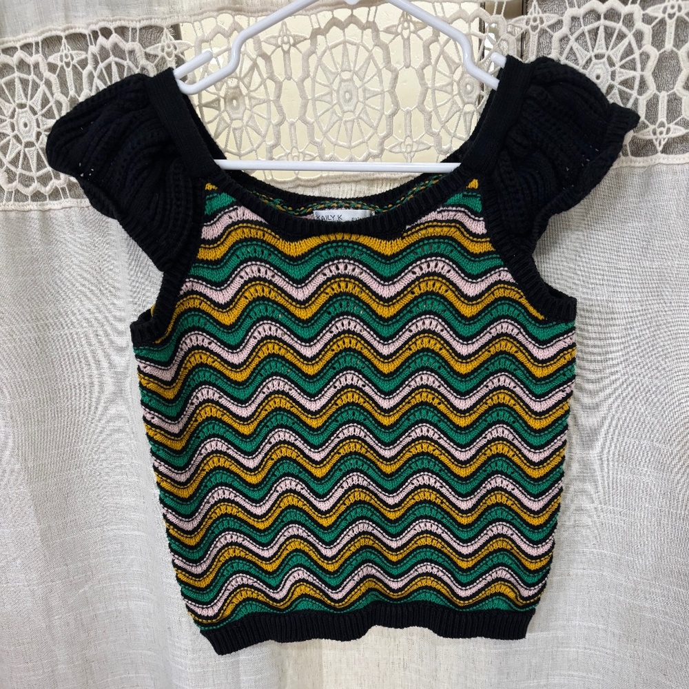 Kaily K Woman’s Crochet Short Ruffled Sleeve Multicolor Sweater Size M